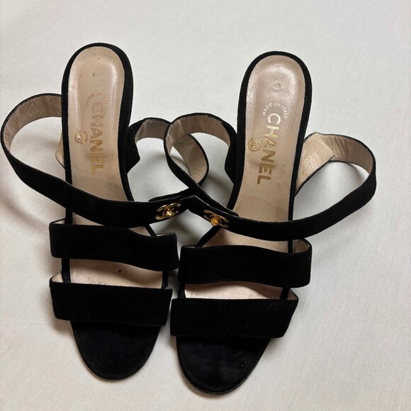 Chanel Interlocking CC Logo Sexy Ankle Strap Sandals 40 Black Suede - Picture 1 of 6